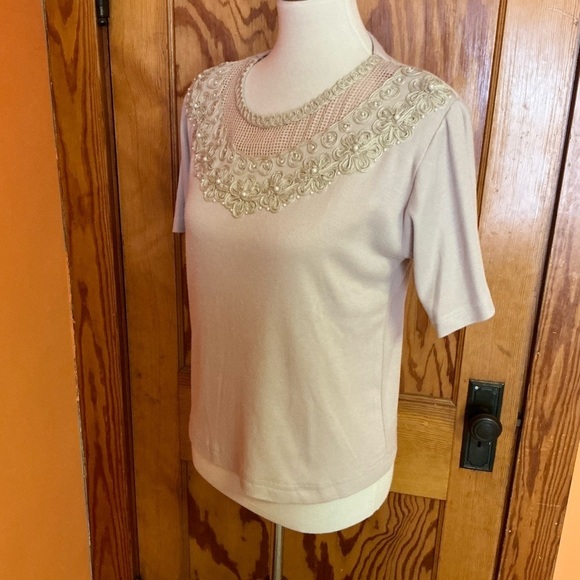 Vintage 90s feminine tan top - Picture 8 of 10